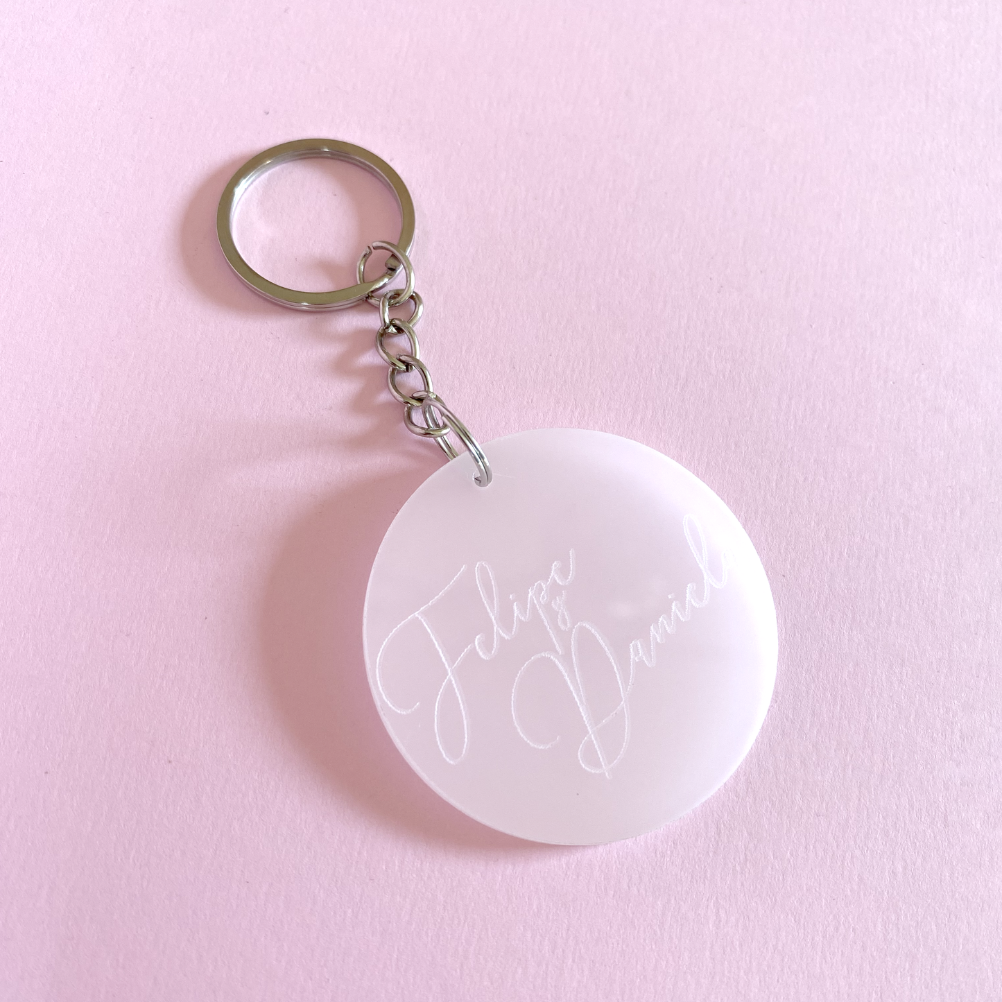 Llaveros Personalizados en Acrílico para Obsequios y Recuerdos de Matrimonio