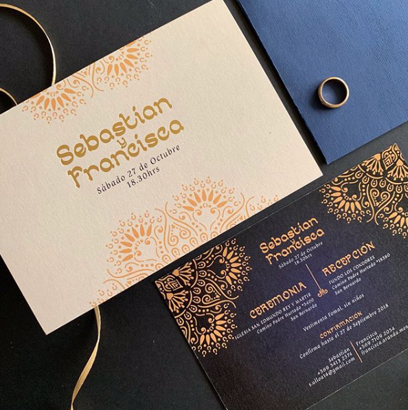 Invitación de Matrimonio Flores Arábicas | Diseño Mandala Elegante Azul y Dorado