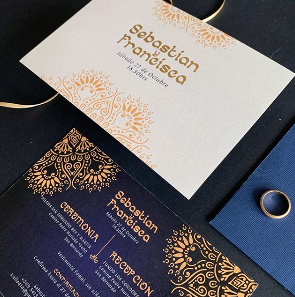 Invitación de Matrimonio Flores Arábicas | Diseño Mandala Elegante Azul y Dorado